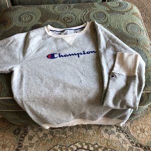 Crewnrck champion sweater